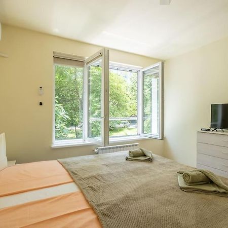 Top Location, Brand New 3 Bdrm Apt & Free Parking Sofia Luaran gambar