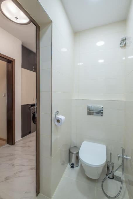 Top Location, Brand New 3 Bdrm Apt & Free Parking Sofia Luaran gambar