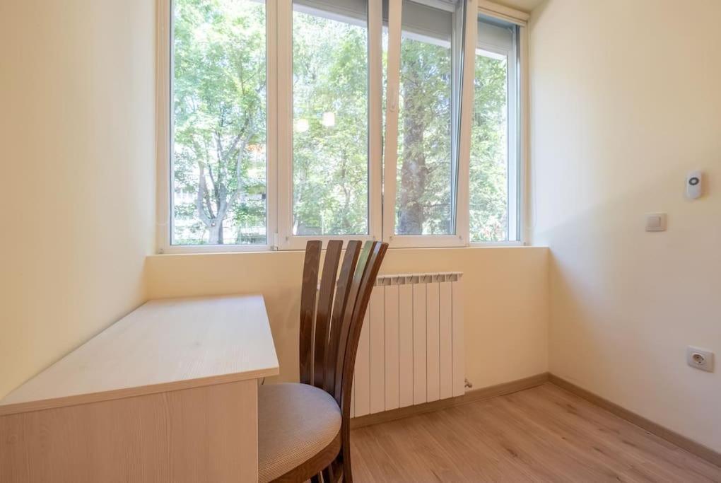 Top Location, Brand New 3 Bdrm Apt & Free Parking Sofia Luaran gambar