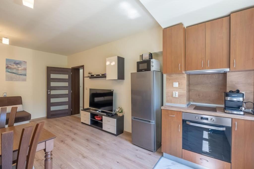 Top Location, Brand New 3 Bdrm Apt & Free Parking Sofia Luaran gambar